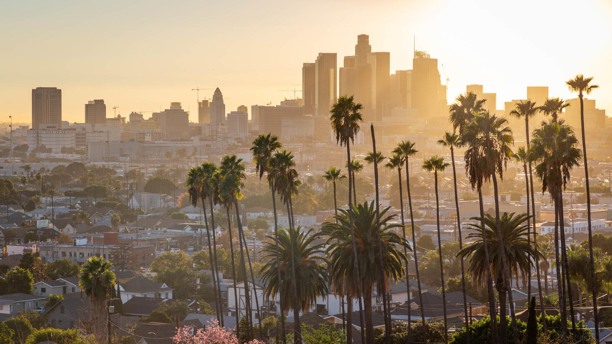 Exploring Iconic Neighborhoods and Hidden Gems in Los Angeles